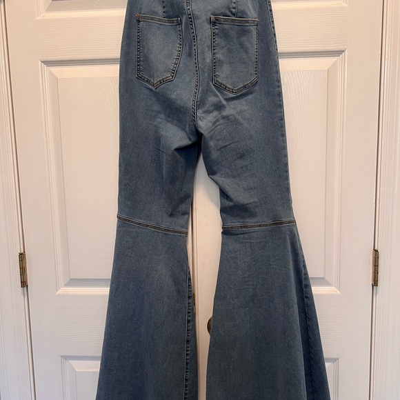Free People Jeans! Excellent condition. Worn once! - Picture 2 of 4